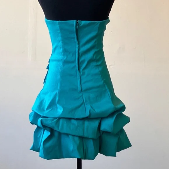 Sky blue sleeveless, baby doll dress - Picture 9 of 10